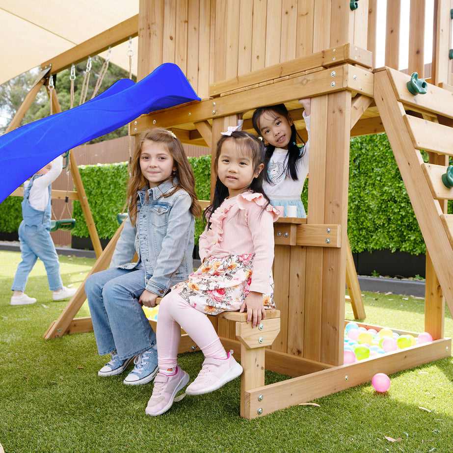 Carindale Play Centre & Swing Set (Blue Slide)