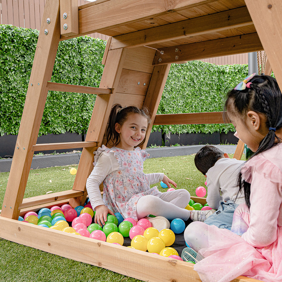 Greenvale Play Centre & Swing Set (Yellow Slide)