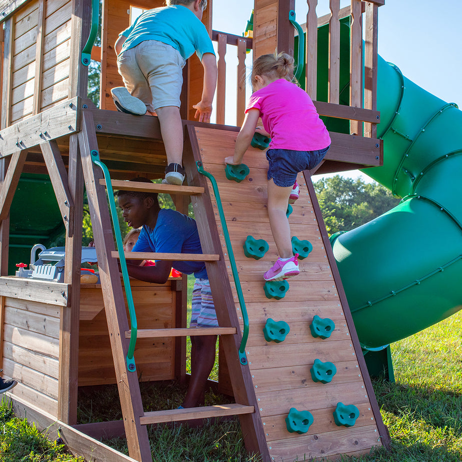 Backyard Discovery Cedar Cove Swing & Play Set