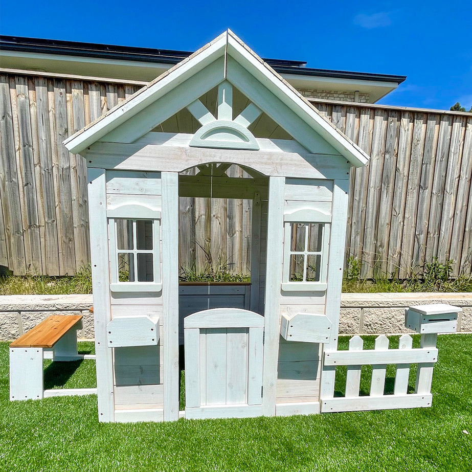 Teddy Cubby House in White (V2)